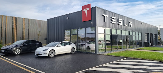 Tesla Rennesphoto