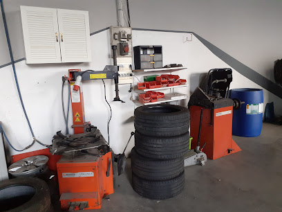 Garage associatif / self-garage - Adrénaline Ateliers Solidairesphoto